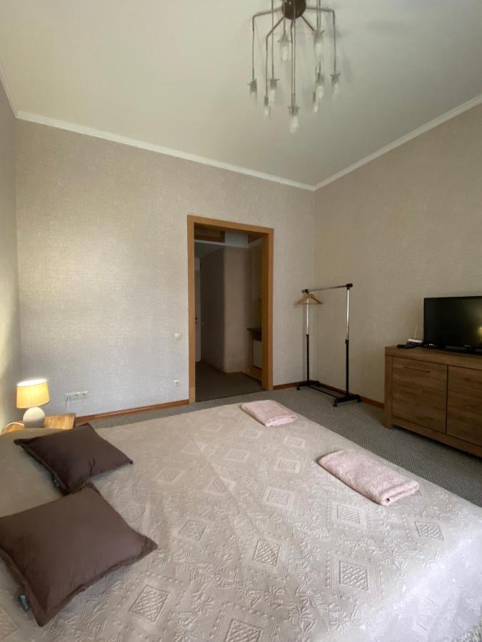 Family Apartment Lviv Exterior photo